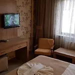 Capital Hotel 3*